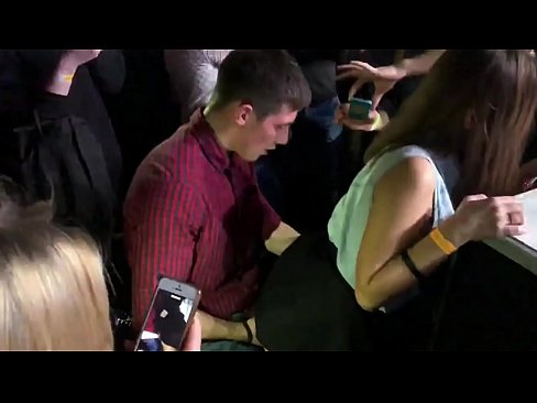 ❤️ Seks sebenar di kelab malam Rusia. Gadis Rusia berusia 18 tahun di dubur dan faraj disetubuhi di kelab malam ☑ Video persetan pada ms.hentai-ita.ru ❌