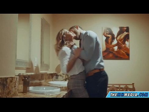 ❤️ Apabila awek berambut perang menggoda anda di tandas awam ☑ Video persetan  pada ms.hentai-ita.ru ❌